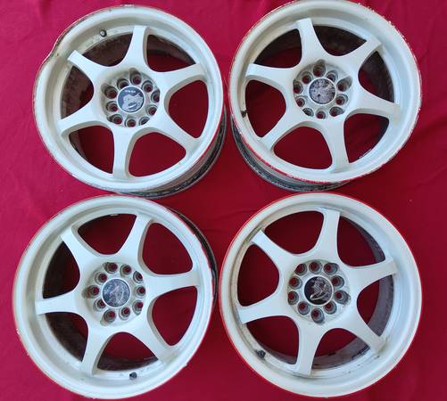 Inter Milano R (Blanco) Llantas de Aleación de 16 pulgadas - $199 (petaluma)63471477448451129