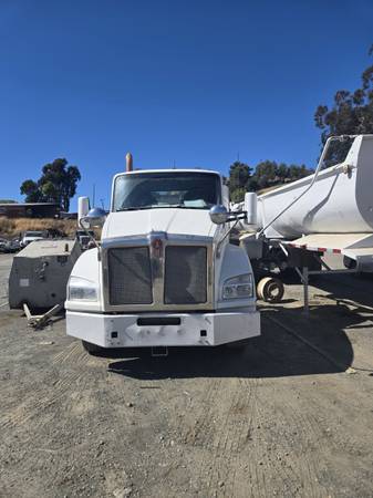2019 Kenworth T880 – Work Ready! 1
