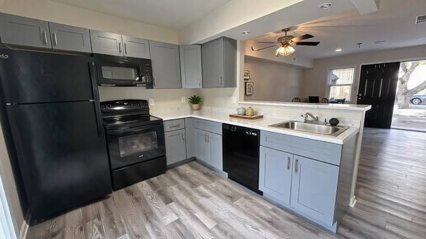 $1,759 / 2br - 886ft2 - STOP BY ASHLAND TOWNE SQUARE APTS FOR AN OPEN HOUSE TODAY!! (Ashland , VA)64027112955265120