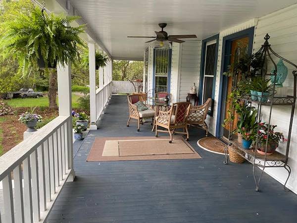 $1,700 / 2br - 1400ft2 - In a Community/Apartment House (Candler)64029375131265121