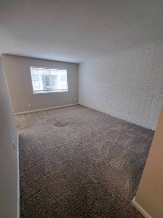 $1,050 / 1br - 710ft2 - Large Floor Plans Designed With You in Mind (Broken Arrow)63982128602755121