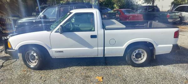 1997 Chevy short bed s-10 pickup 1