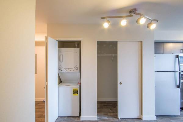 $1,600 / 520ft2 - Smart Space, Big Style – Studio Apartments Available (Seattle)64031311395074120