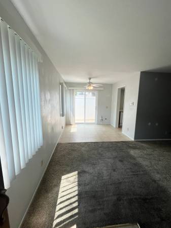 $2,975 / 2br - 800ft2 - 3 BLOCKS TO MISSION BAY! 2BD/1BA APARTMENT W/ GARAGE IN PACIFIC BEACH! (3989 Lamont Street #1)63663753077249121