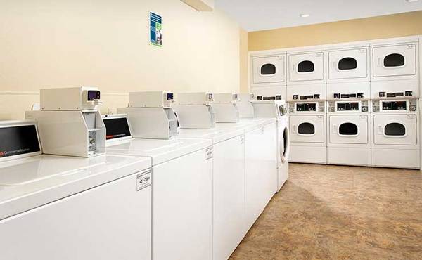 $1,456 / 1br - Weekly and Monthly Rates. No Lease, No Credit Check (1093 Windham Parkway, Romeoville, IL)64041808722049123