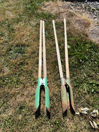 Post Hole Digger - The one on the right is the one for sale 1