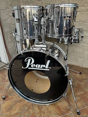 Vintage 1980s Pearl Export Drum Set 1