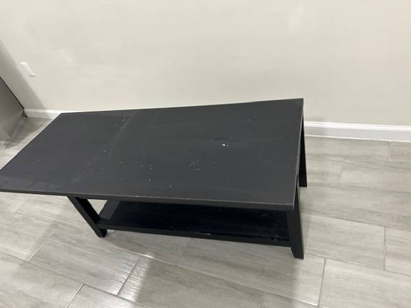 coffee table - $25 (dix hills)62974824554499121