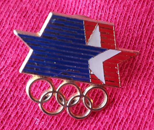 Olympic Torch Relay Team Pin Pinback 1980 Summer Olympics Souvenir - $5 (Tacoma)63471360550913121