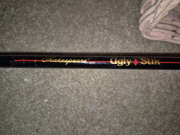 Caña de pesca Vintage Shakespeare Ugly Stik 7'0" SPL 1100 de dos piezas LITE - $35 (DAYTON OH)63470293821569121