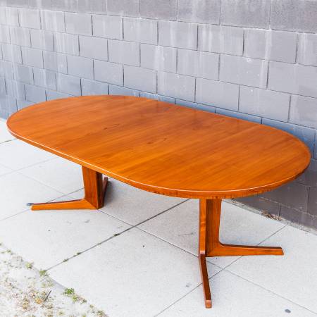 Mesa de comedor vintage moderna danesa de teca sobre base de pedestal por BPS - $1.75063471349779585120
