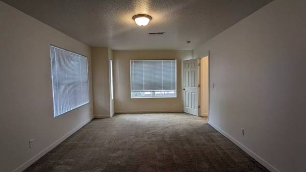 $2,225 / 3br - 2300ft2 - Start living large! You'll love our 3 bed, 3 bath! 2300 Sq Ft! (Portland)63820795795715122