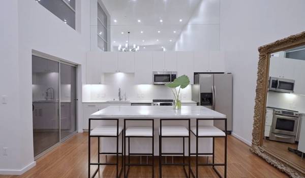 $5,990 / 2br - Furnished Luxury 2 bed/2 bath w/Grand Piano & in unit w/d63701130122369123