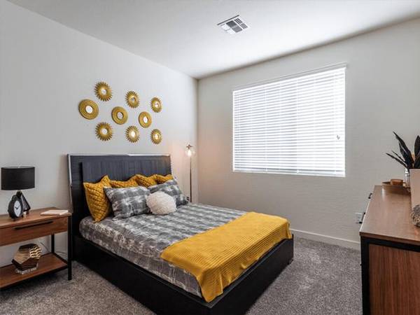 $1,065 / 468ft2 - Keyless Entry, Amazon Parcel Lockers (Phoenix)64025000235906124