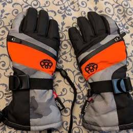 10/12 Kid Snow Pants, Jacket, Gloves, ind priced, discounts 1