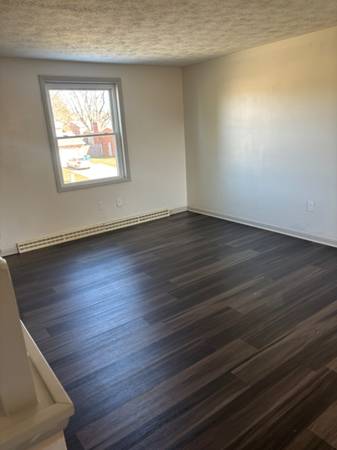 $1500.00 / 3br - 1400ft2 - Spacious 3 Bed, 2 Bath Unit |1606 Clearbrook Rd NW | Available 2024-0363621941216771121