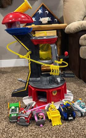PAW Patrol Mighty Pups Super PAWs Lookout Tower Playset with 6 vehicles and char 1