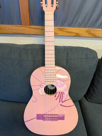 Guitar 1/2 size for children - new strings, case, real wood. 1