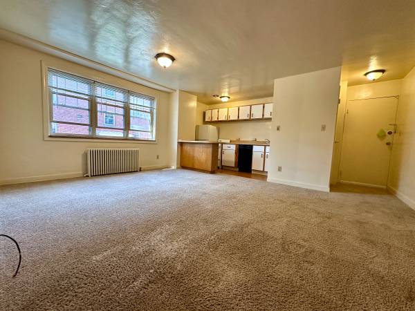 $905 / 1br - Chestnut Manor 1 Bedroom Apartment! Heat & Off-Street Parking Included (Avalon / Bellevue / Sewickley / Ross Township)63664544789763122