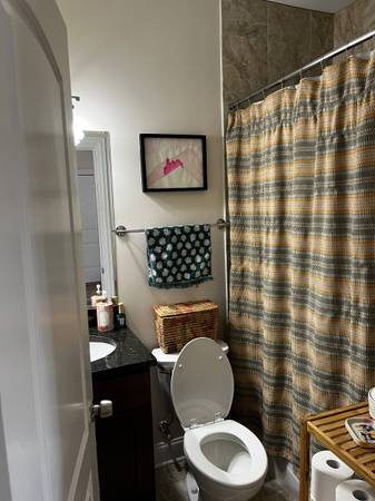 $1,900 / 2br - 800ft2 - 2 bed 2 bath Sublease (Irving Park)64201221033347122