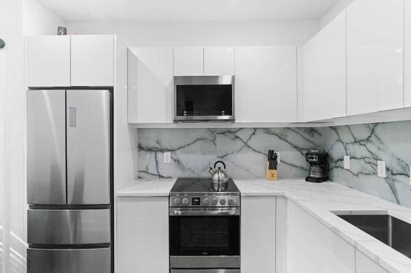 $1,100 / 2br - FOR THE BEST LOCATION IN ELK GROVE, BEAUTIFUL 2 BED 1 BATH (ELK GROVE)64043835797251123