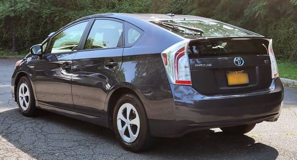 *UN SOLO PROPIETARIO* - 2012 Toyota Prius Three Híbrido de Eficiencia! - $10,927 (Harrison)63654721605633123