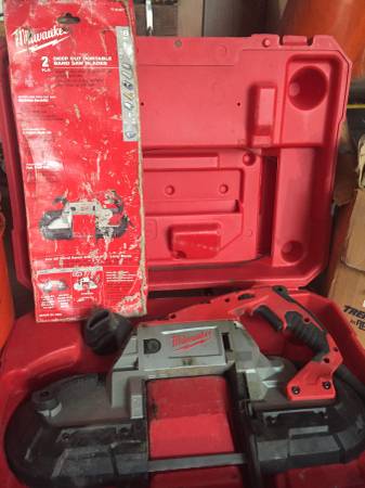 Milwaukee portable Band Saw 1
