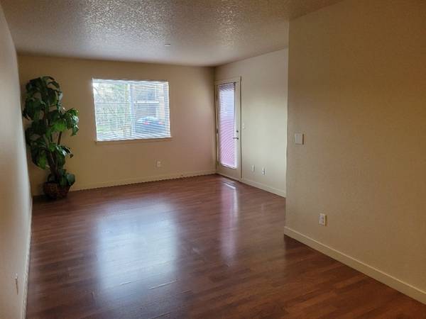 $1,813 / 2br - 1107ft2 - Fogata al aire libre, centro de fitness, casa club (7915 NE Burton Rd, Vancouver, WA)63672547551233120