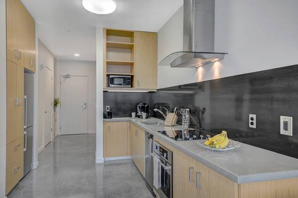 $1,710 / 1br - 660ft2 - In Unit Washer & Dryer, Stainless Steel Appliances, Storage Units (The Pearl District)63820795593729123