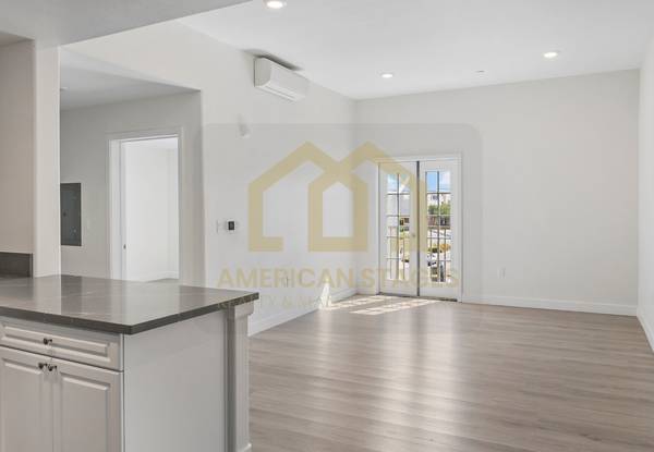 $2,345 / 1br - 800ft2 - Gateway Apartments - Opposite from Tesla Supercharger Station (Gateway Apartments)63663854271745123