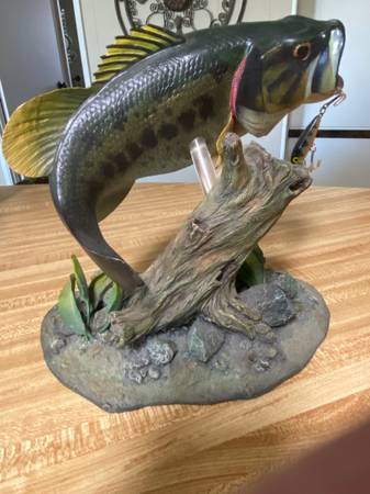 Escultura de Lubina de Agua Estancada - $85 (San Marcos)63471190042499124