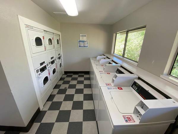 $1,960 / 440ft2 - Estacionamiento Cubierto Asignado y Mucho Estacionamiento Abierto Disponible, Parque para Perros (concord / pleasant hill / martinez)63880247279745121