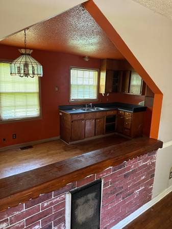140.000 $ / 4 habitaciones - 1400 pies² - 3 habitaciones/4 baños - Valoración de renovación (ARV) 225.000 $ (Huntsville)63439842643715124