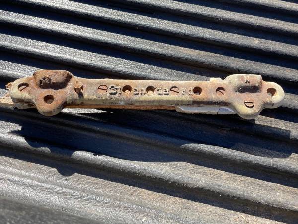 Cast iron sink hanging bracket 1