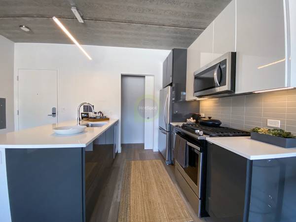 $3,199 / 2br - Great Price on 2 Bedroom/2 Bathroom in Lakeview (Lakeview)63960012894083122