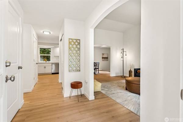 $539,990 / 3br - 1486ft2 - Fantastic Move-in-Ready 3 Bedroom Home In Puyallup - '0' Down Avail.! (Tacoma)63612020925059122