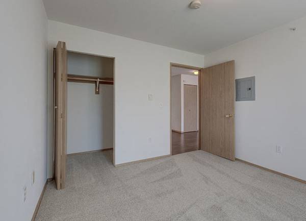 $1,694 / 2br - Salón de belleza, centro de negocios, lavadora (9615 Holly Drive, Everett, WA)63688532153985124