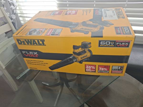 DeWaLT Flex Volt Brushless Handheld Blower Kit 1
