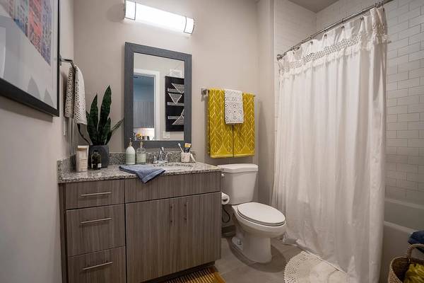 $1,250 / 1br - 500ft2 - Summit Place64015947494785122