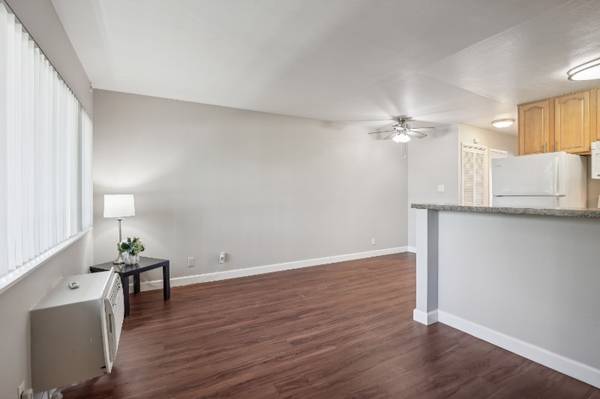 $2,618 / 2br - 800ft2 - Washer/Dryer, BBQ/Picnic Area, On-Site Management - Available Now! (walnut creek)63946669525122124