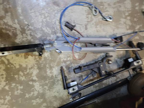 Sterling roadmaster non binding tow bar . 1