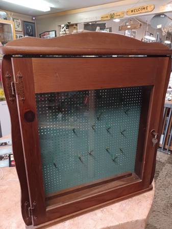 Display Cabinet 1