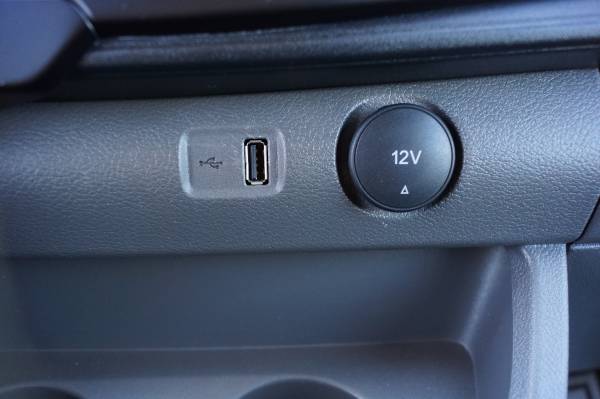 2025 Ford Transit 250 - Photo 15