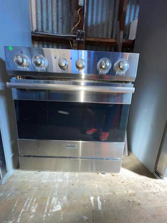 Viking 30" Electric Range 1