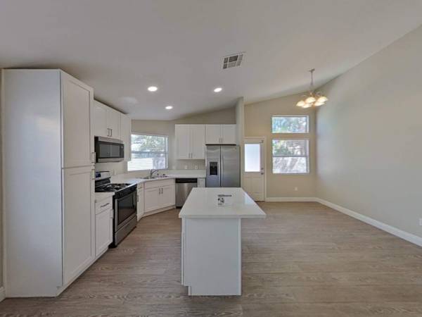 $1,200 / 3br - 1664ft2 - ¡Exactamente lo que tu familia está buscando! ¡Mudate hoy!!! (Las Vegas)63907028499074122