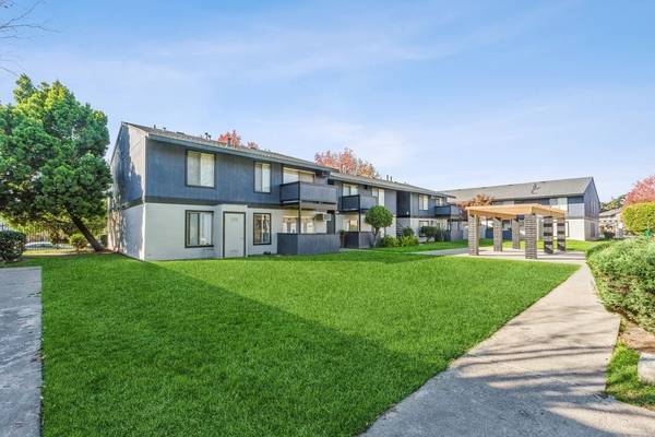 $3,015 / 3br - 1050ft2 - Encuentra tu nuevo comienzo en Renew Aster. (pittsburg / antioch)63880132964867122