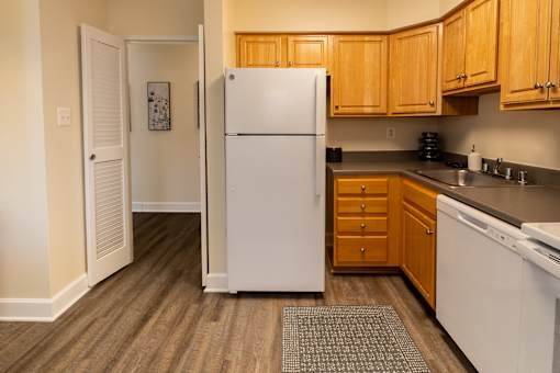 $1,377 / 1br - 926ft2 - Piscina privada, estacionamiento fuera de la calle, 1/BD 1/BA (1 Millpaint Ln, Owings Mills, MD)63694609921411121