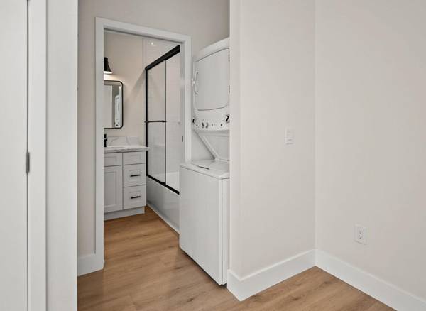 $2,695 / 2br - Remodeled Interior, Refreshed Exteriors - Pets Friendly with WD & AC! (San Diego)63865590368257121