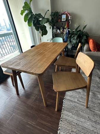 Beautiful Dining Table Set | Sits 6 people | Solid Acacia wood + Bench 1