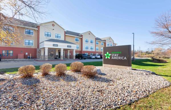 $1,500 Fully furnished Studio hotel room (Appleton)63838112498817120